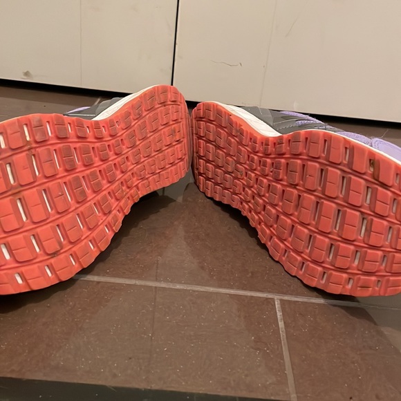 Adidas run strong running shoes - Picture 2 of 3